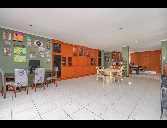 5 BEDROOM FREEHOLD FOR SALE IN BLACKHEATH
